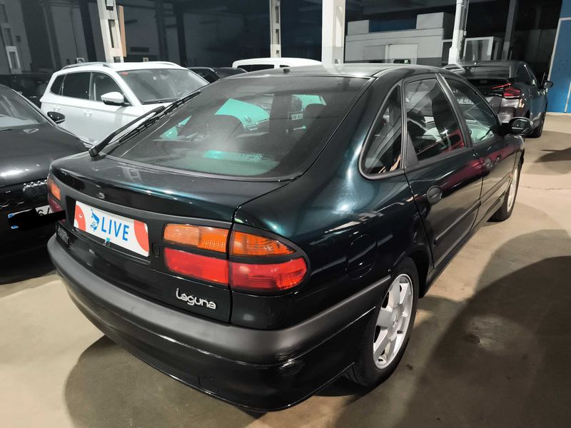Renault Laguna 1.9 dTi Concorde — zdjęcie 5