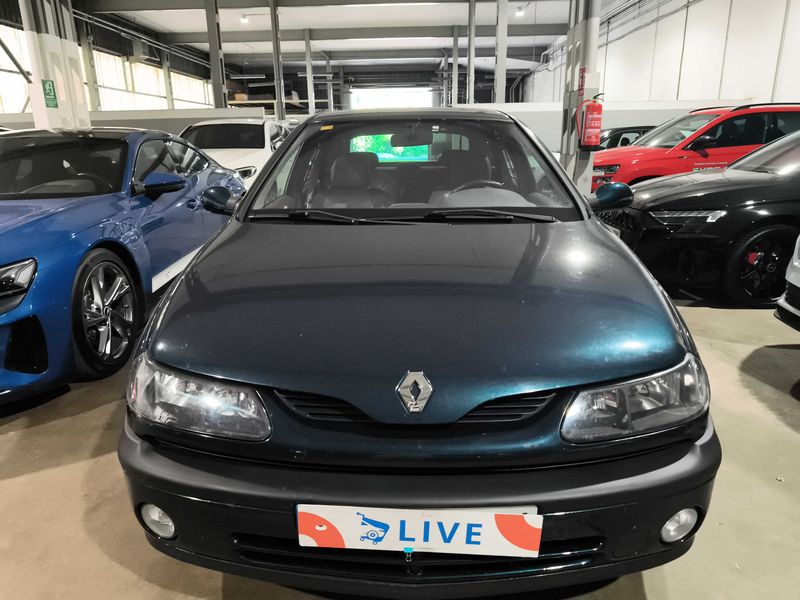 Renault Laguna 1.9 dTi Concorde — zdjęcie 7