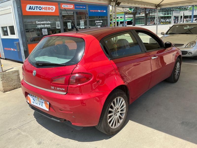 Alfa Romeo Alfa 147 1.6 TS ECO Distinctive — zdjęcie 2