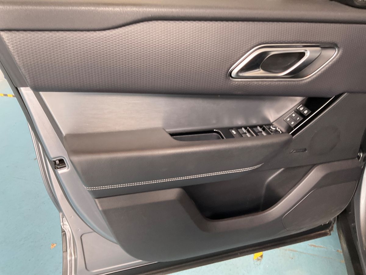 Land Rover 2021 — photo 29
