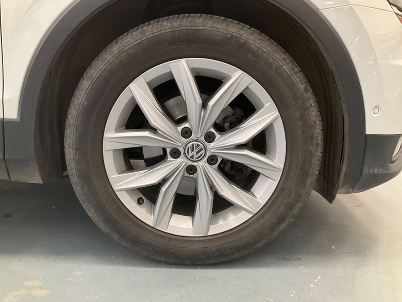 Volkswagen Tiguan 2.0 TDI Carat Exclusive BlueMotion Tech 2018 – снимка 11
