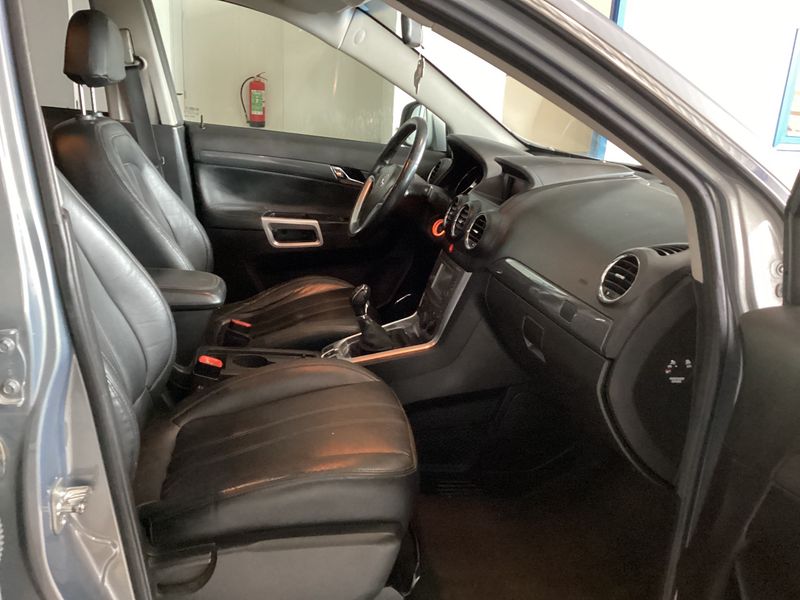 Opel Antara 2.2 CDTI Design Edition 4x2 снимка Opel Antara 2.2 CDTI Design Edition 4x2