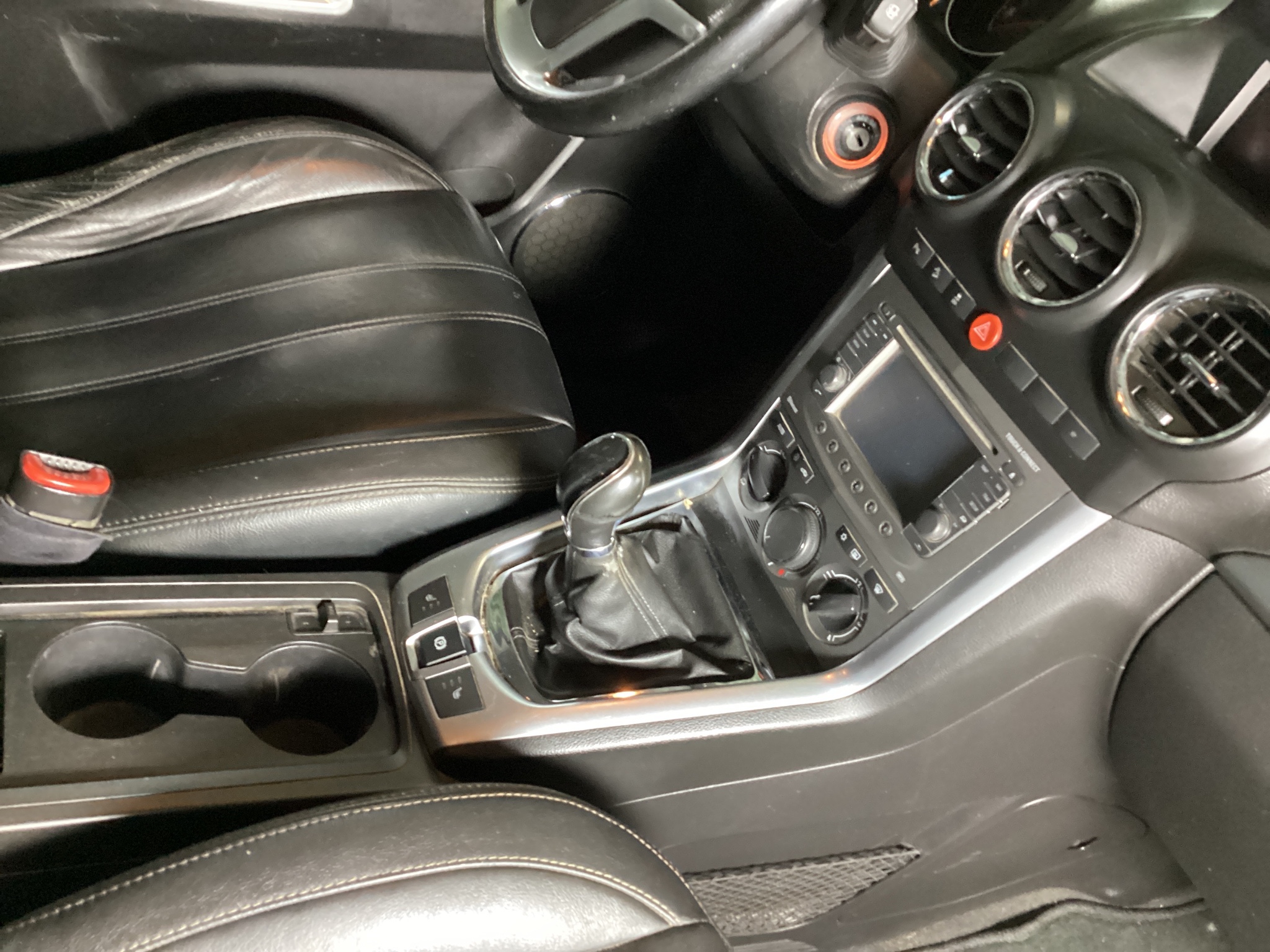 Opel Antara 2.2 CDTI Design Edition 4x2 снимка Opel Antara 2.2 CDTI Design Edition 4x2