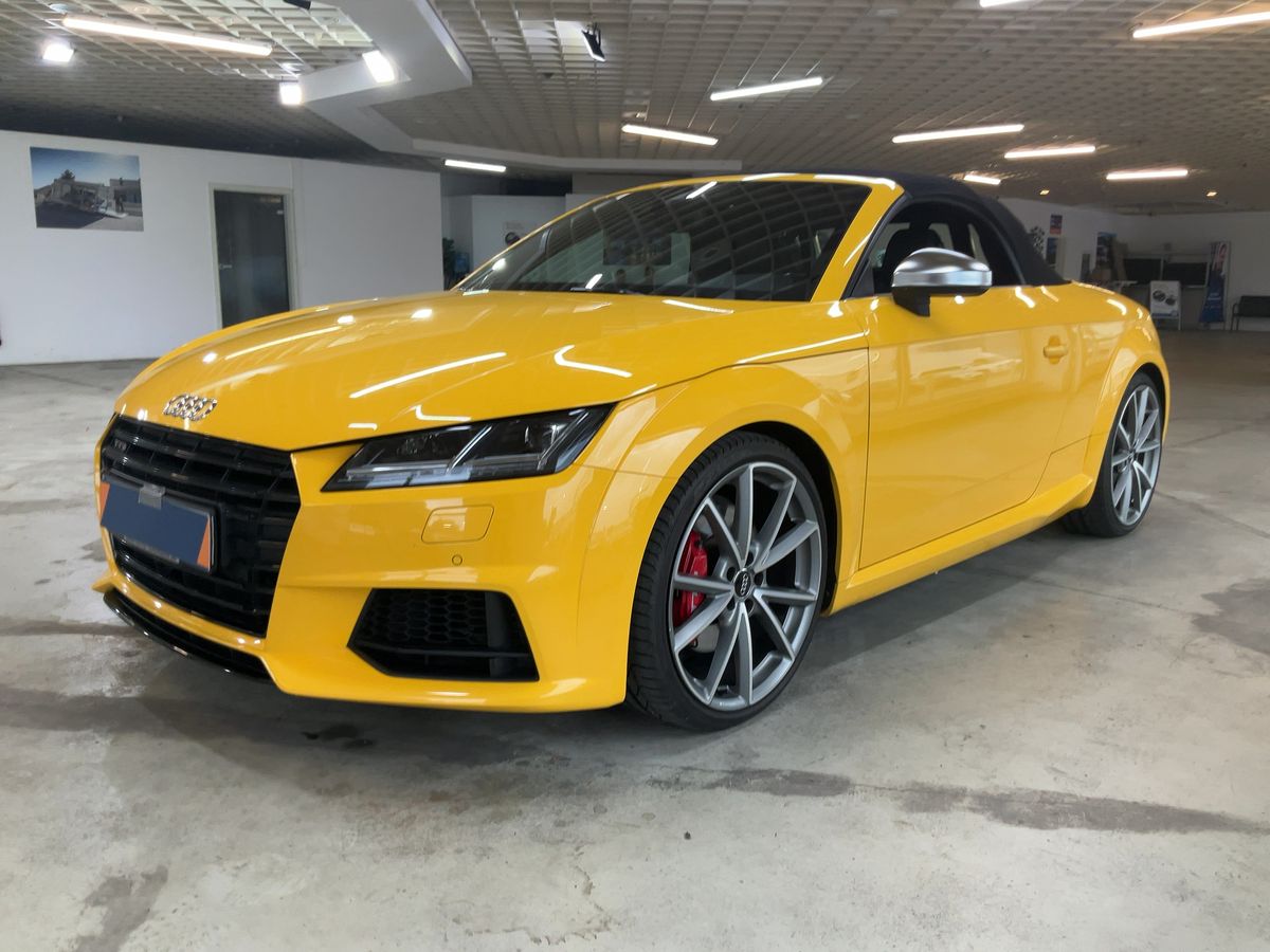 Audi TTS 2.0 TFSI quattro Roadster