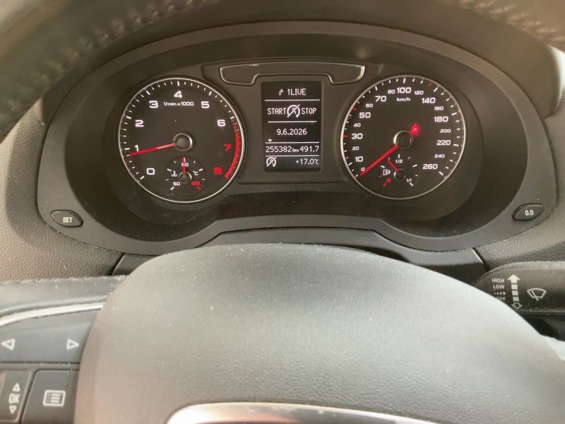 Audi Q3 1.4 TFSI ACT Design — zdjęcie 13