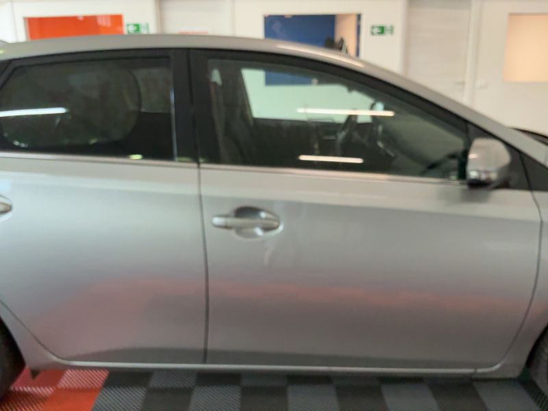 Toyota Auris 1.8 Hybrid Style 2017 – снимка 10