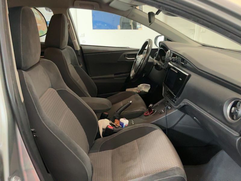 Toyota Auris 1.8 Hybrid Style 2017 – снимка 16