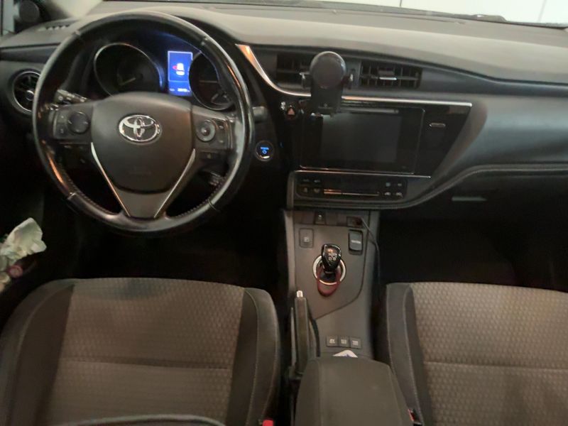 Toyota Auris 1.8 Hybrid Style 2017 – снимка 17