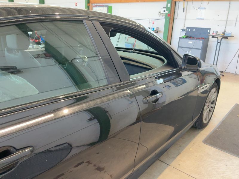 Jaguar XF 20d R-Sport AWD — zdjęcie 7