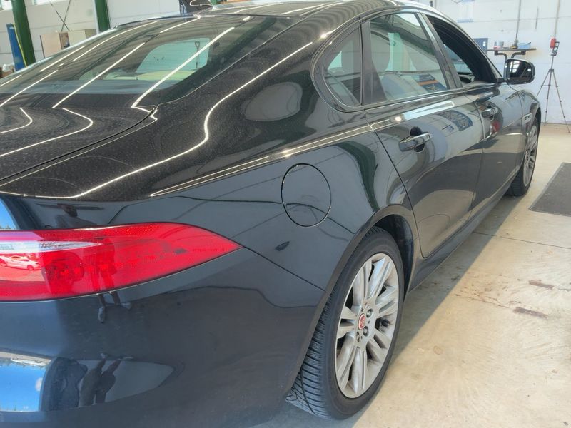 Jaguar XF 20d R-Sport AWD — zdjęcie 6