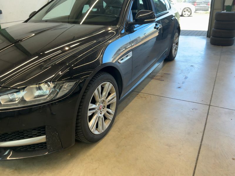Jaguar XF 20d R-Sport AWD — zdjęcie 2