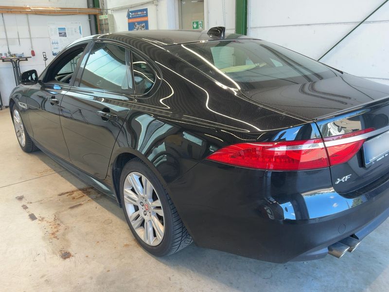 Jaguar XF 20d R-Sport AWD — zdjęcie 3