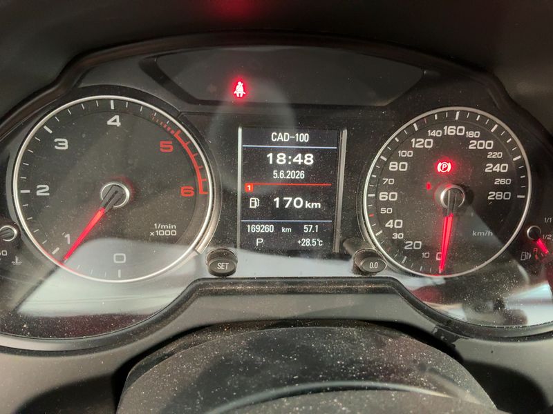 Audi Q5 2.0 TDI quattro Advanced edition — zdjęcie 13