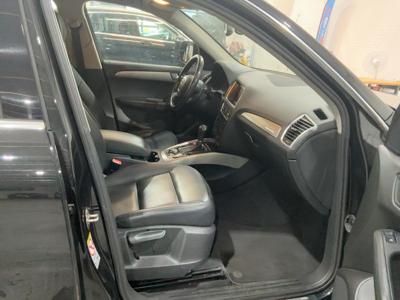 Audi Q5 2.0 TDI quattro 2010 – снимка 16