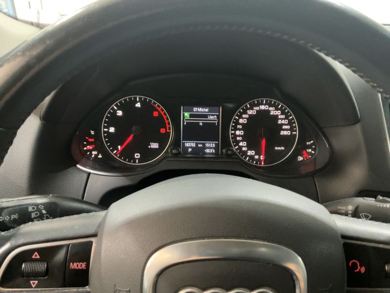 Audi Q5 2.0 TDI quattro 2010 – снимка 18