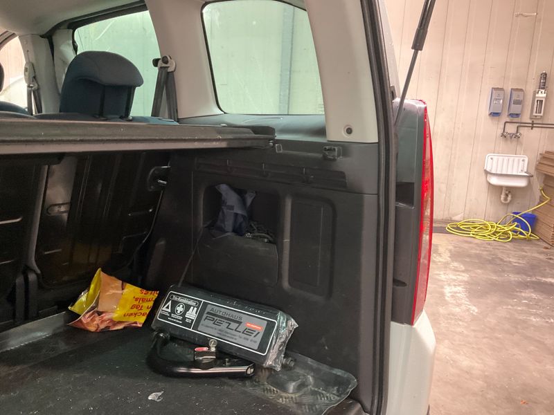 Citroen Berlingo 1.6 Blue-HDi Selection 2018 – снимка 29