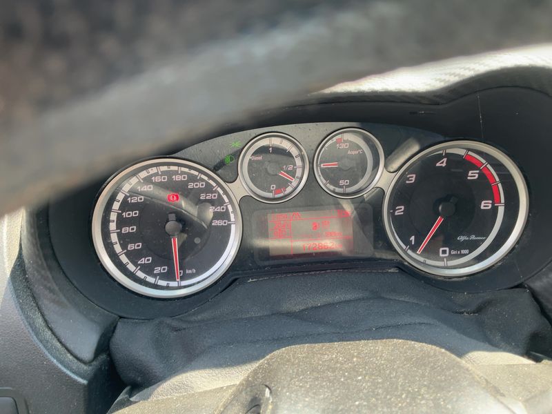 Alfa Romeo MiTo 1.6 JTD Distinctive — zdjęcie 13