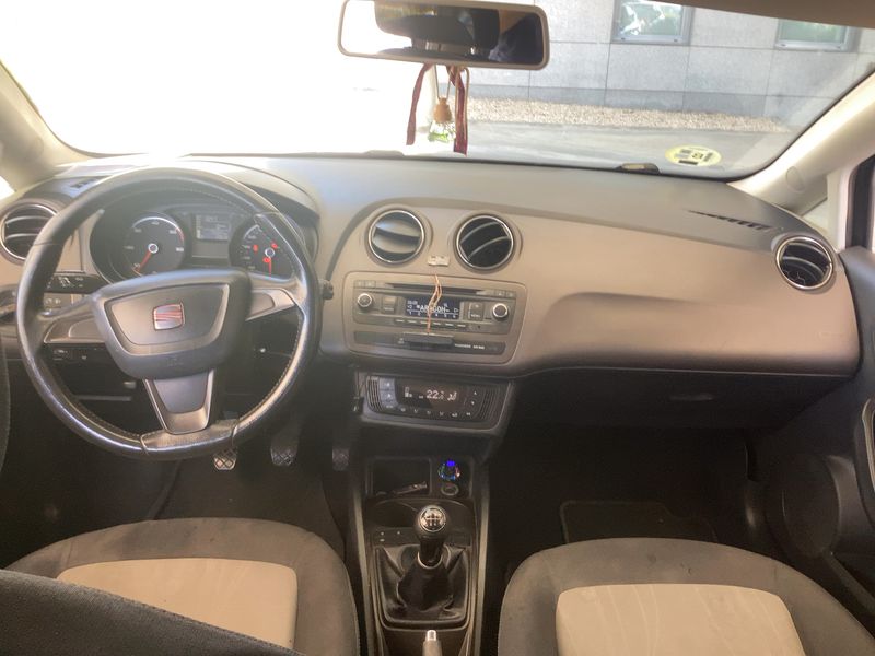 Seat Ibiza 1.6 TDI Style 2012 – снимка 17