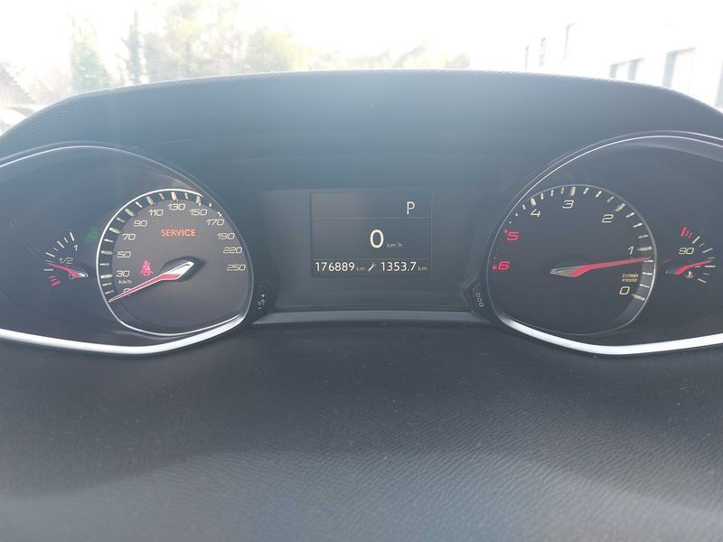 Peugeot 308 2.0 Blue-HDi Allure 2014 – снимка 18