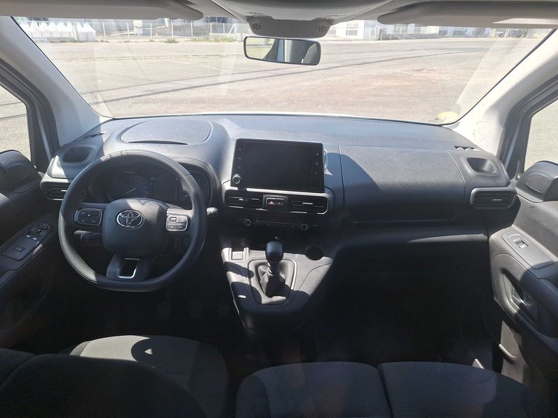 Toyota ProAce City 1.5 D-4D L1 Comfort — zdjęcie 11