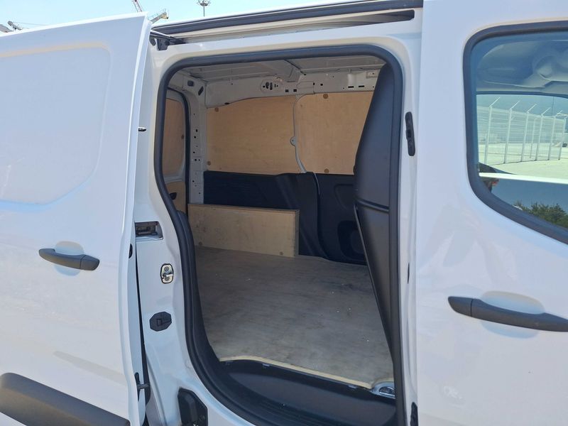 Toyota ProAce City 1.5 D-4D L1 Comfort — zdjęcie 14