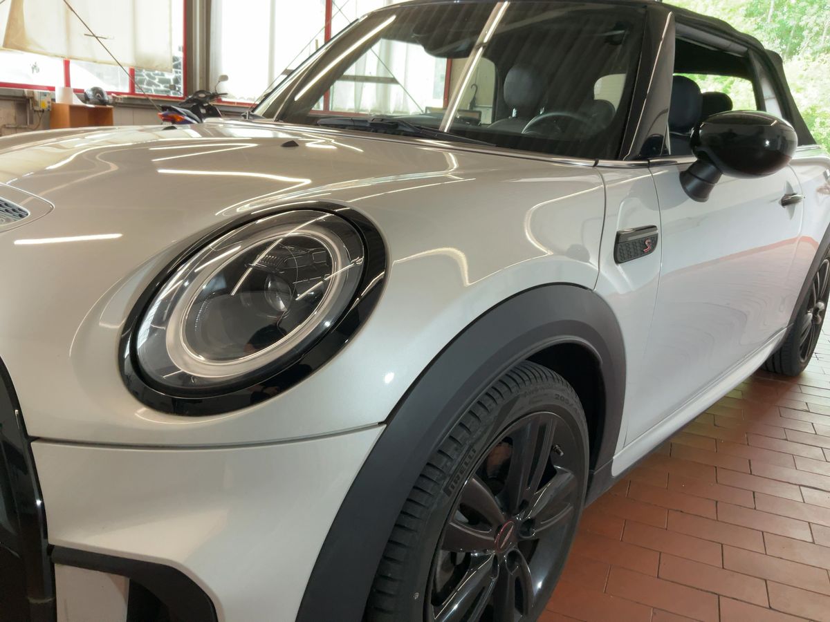 MINI Cabrio Cooper S John Cooper Works Trim
