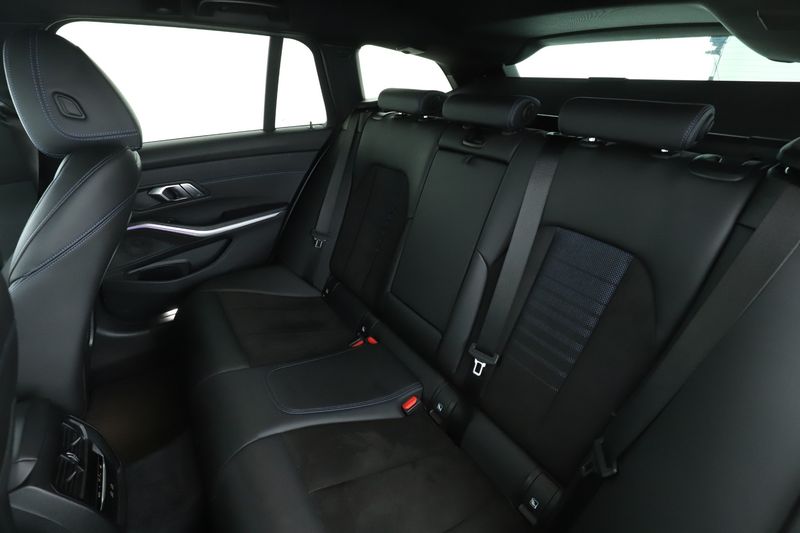 BMW 3er 320d Mild-Hybrid Advantage 2022 – снимка 19