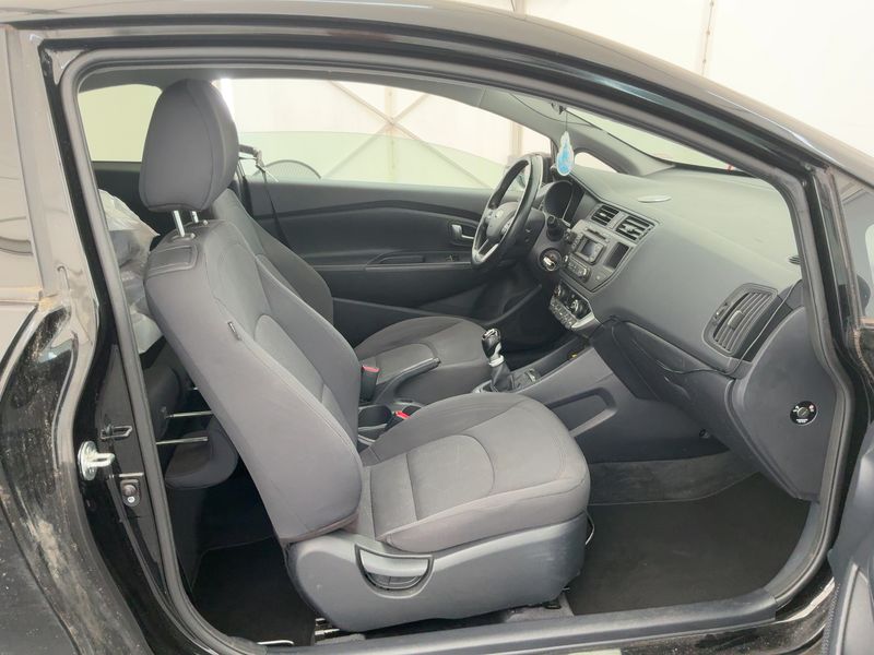 Kia Rio 1.4 FIFA World Cup Edition — zdjęcie 11