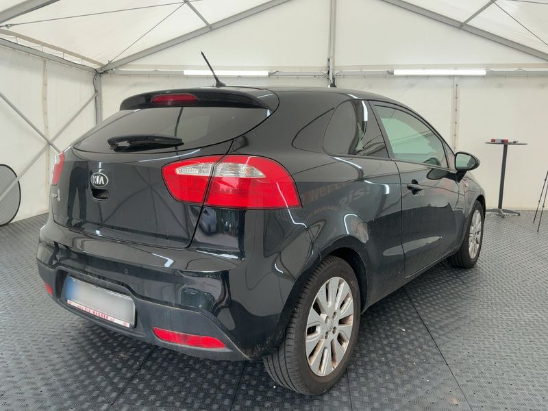 Kia Rio 1.4 FIFA World Cup Edition — zdjęcie 6