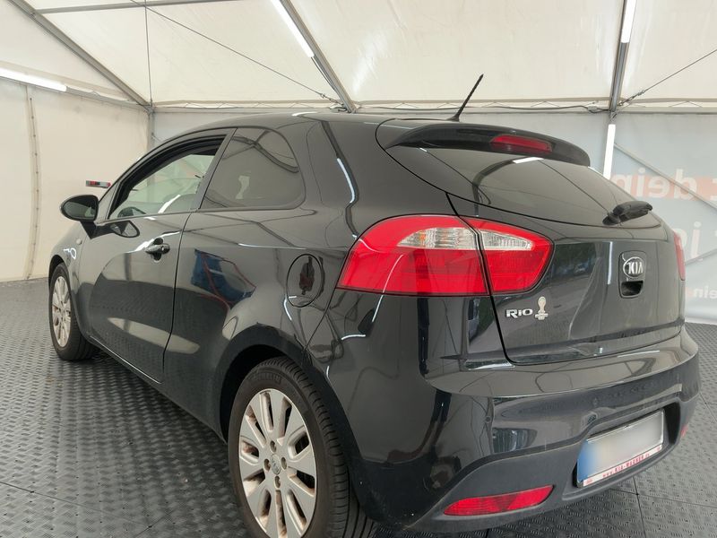 Kia Rio 1.4 FIFA World Cup Edition — zdjęcie 3