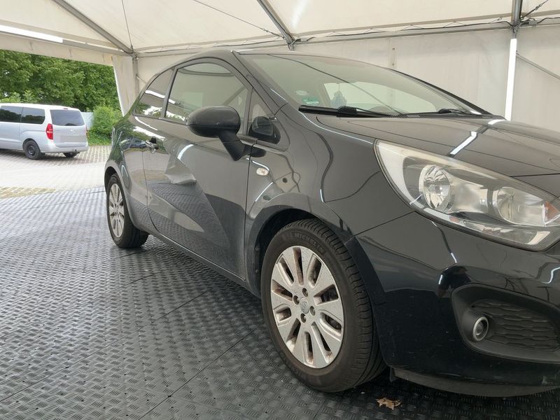 Kia Rio 1.4 FIFA World Cup Edition — zdjęcie 8