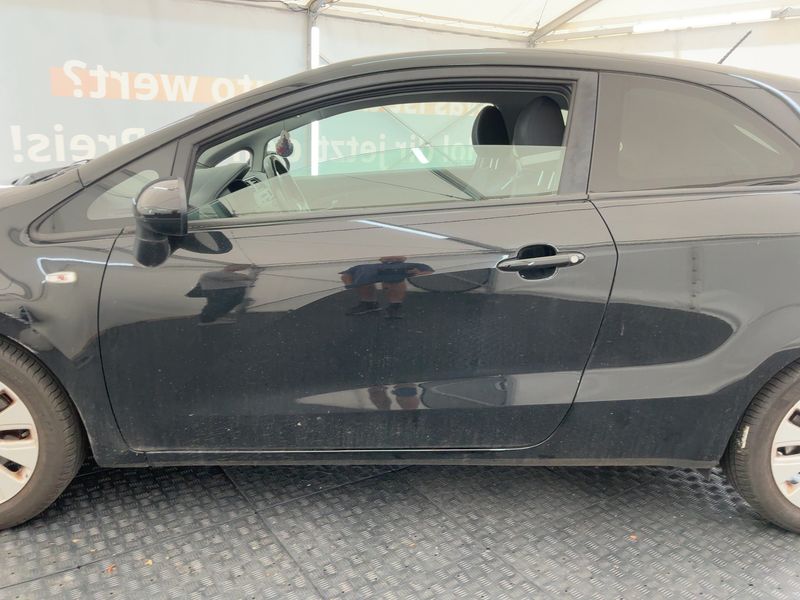 Kia Rio 1.4 FIFA World Cup Edition — zdjęcie 4