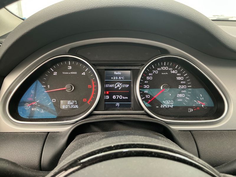 Audi Q7 3.0 V6 TDI quattro — zdjęcie 13