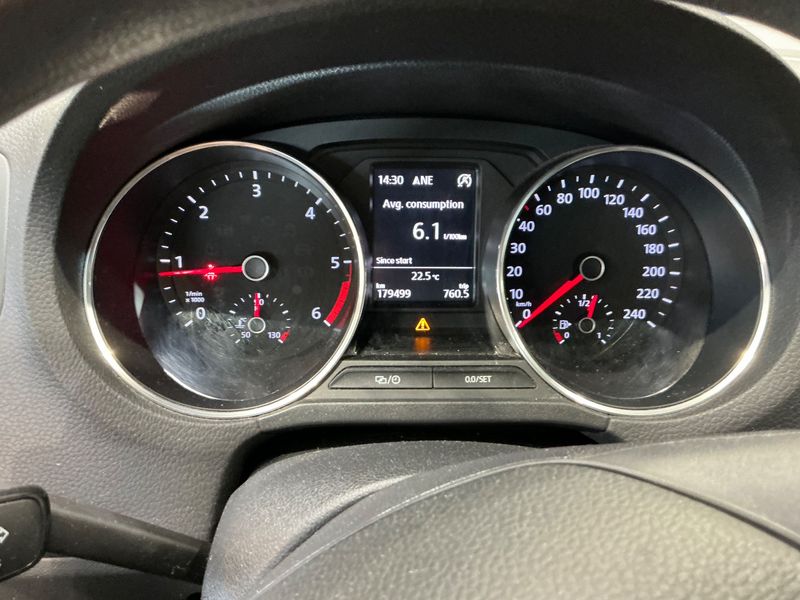 Volkswagen Polo 1.4 TDI Comfortline BlueMotion Tech 2015 – снимка 18