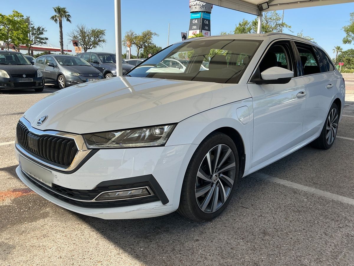Skoda Octavia 2021 — photo 1