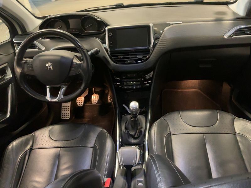 Peugeot 2008 1.6 e-HDi Feline Titane — zdjęcie 12