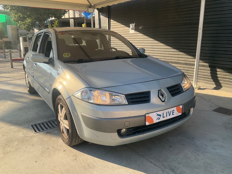 Renault Megane 1.6 Dynamique Confort 2004 – снимка 1