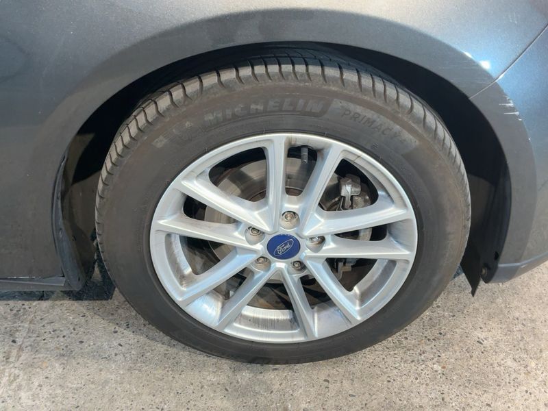 Ford Focus 1.0 EcoBoost Business 2018 – снимка 11