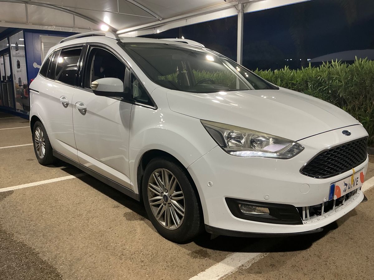 Ford Grand 2015 — photo 13