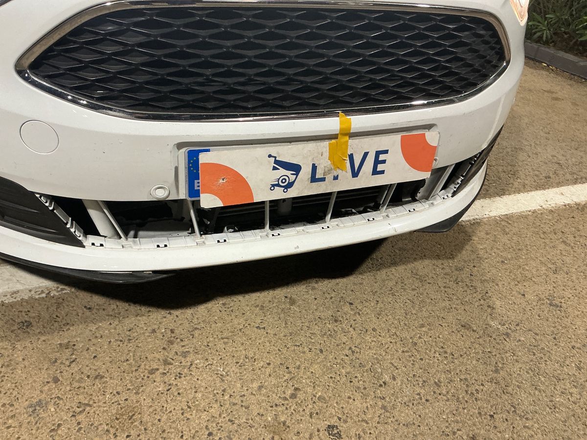 Ford Grand 2015 — photo 3