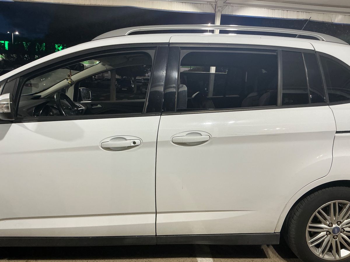 Ford Grand 2015 — photo 5