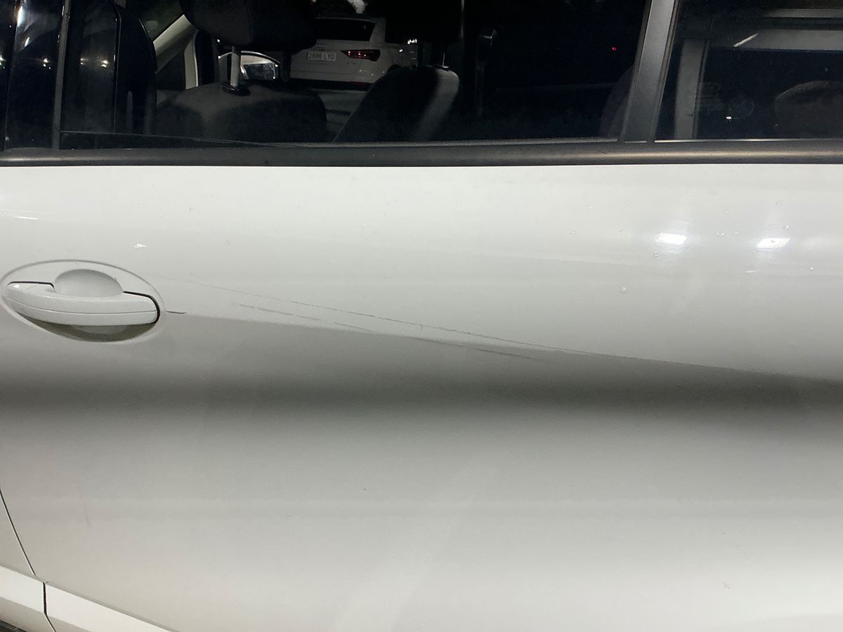 Ford Grand 2015 — photo 31