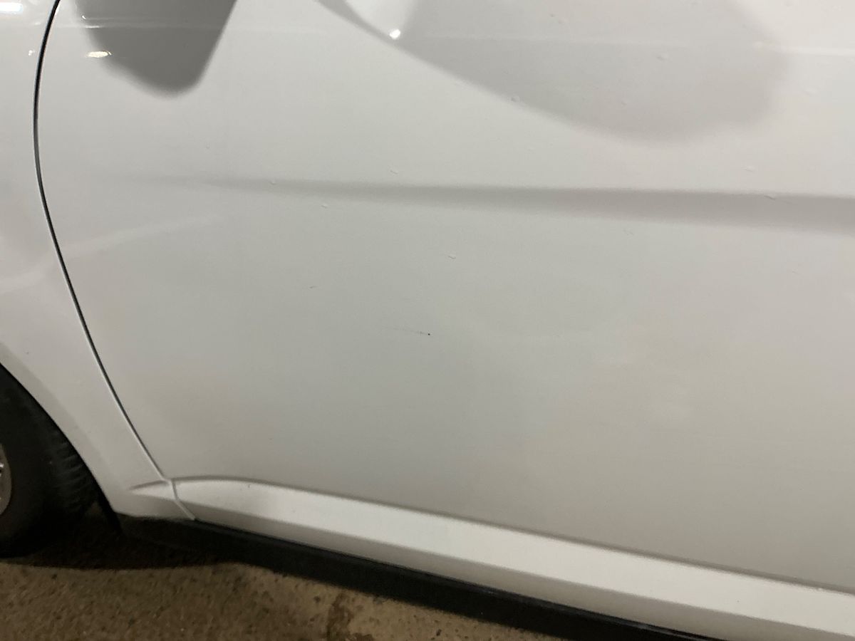 Ford Grand 2015 — photo 32