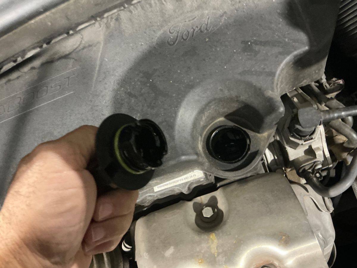 Ford Grand 2015 — photo 36