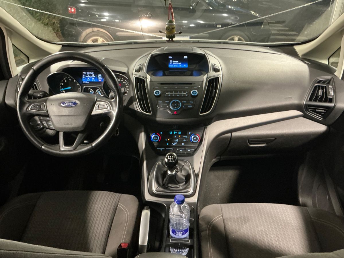Ford Grand 2015 — photo 18