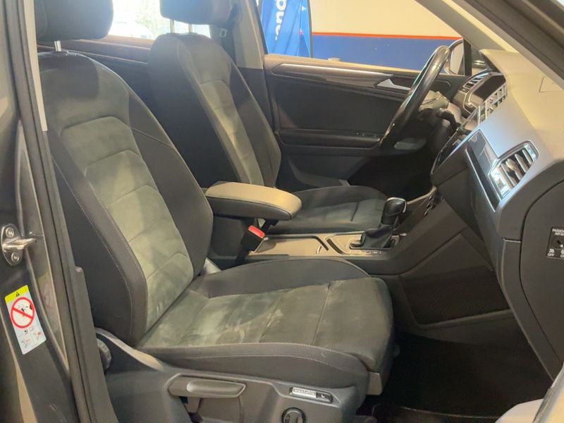 Volkswagen Tiguan 2.0 TDI Carat Exclusive BlueMotion Tech — zdjęcie 11