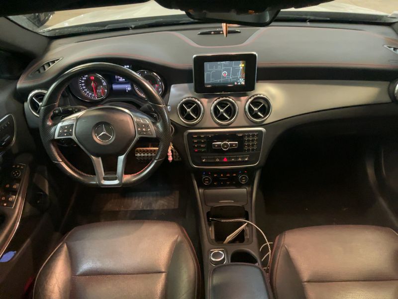 Mercedes-Benz GLA-Klasse GLA 250 AMG Line — zdjęcie 12