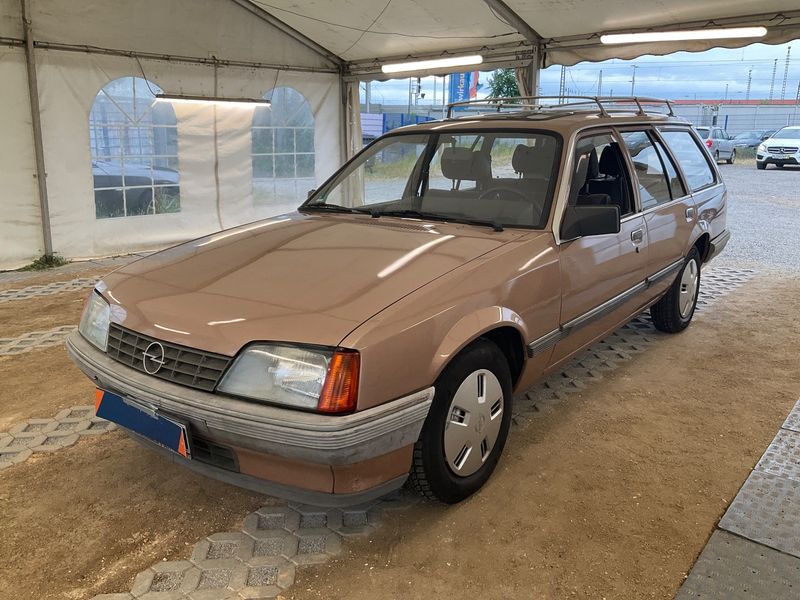 Opel Rekord 2.2 Basis Caravan 1985 – снимка 1