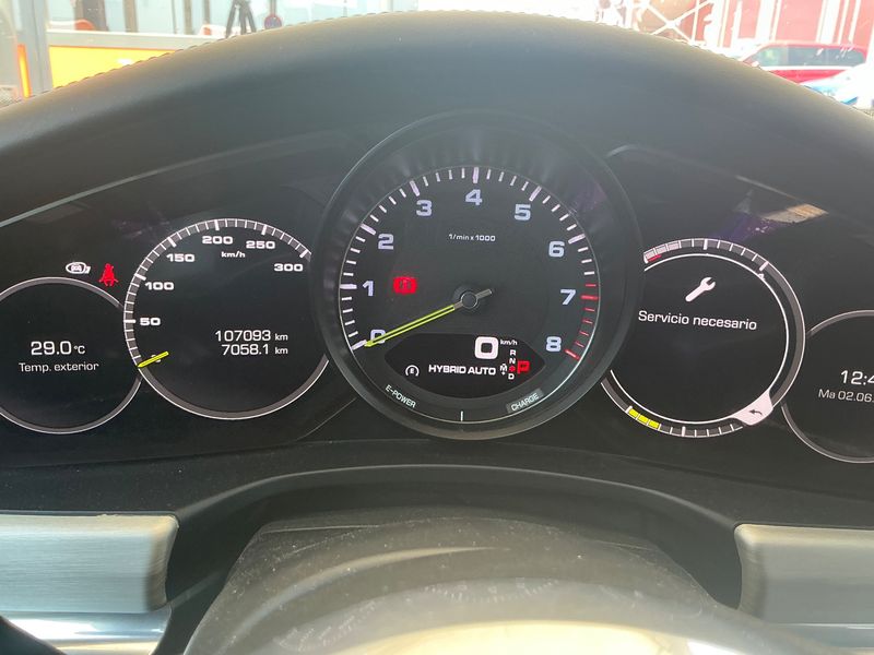 Porsche Panamera Sport Turismo 4 E-Hybrid — zdjęcie 13