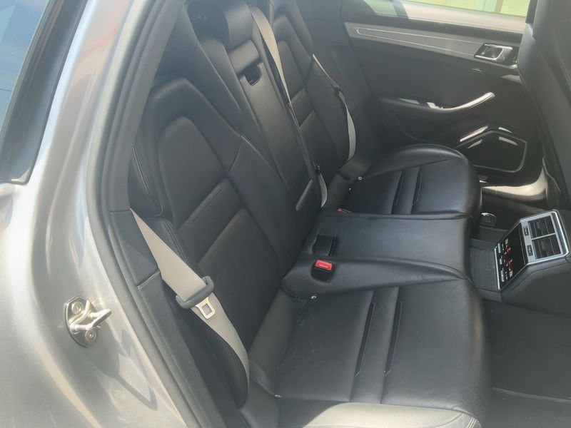 Porsche Panamera Sport Turismo 4 E-Hybrid — zdjęcie 14